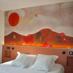 ** Hotel De La Fontaine Frankreich