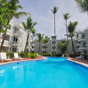 oceanfront-apartment-on-the-bavaro-beach.comcaribbean.com/